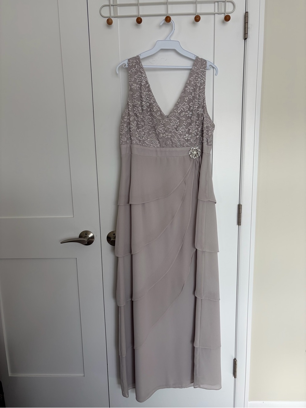 Sleeveless V-Neck Lace Bodice Chiffon Maxi Dress in Taupe
